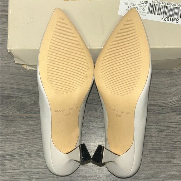 Marc Fisher Women's Relka Pointy Toe Pumps - Picture 7 of 7